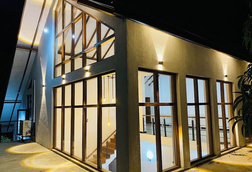 Отель Sigiri Holiday Bungalow