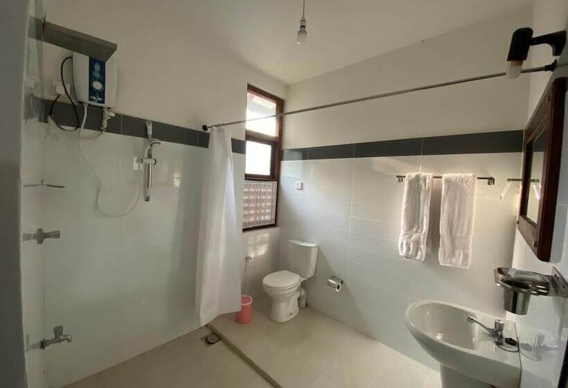 Отель Sigiri Holiday Bungalow