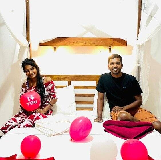 Отель Sigiri Holiday Bungalow