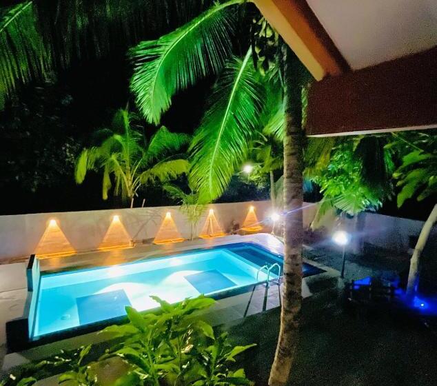 Отель Sigiri Holiday Bungalow