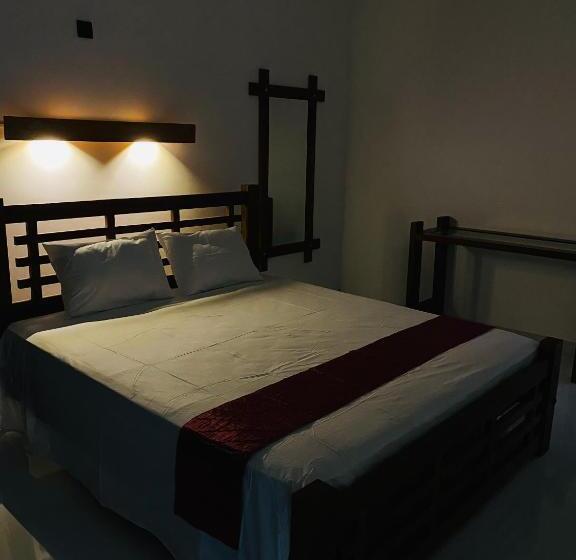 Отель Sigiri Holiday Bungalow