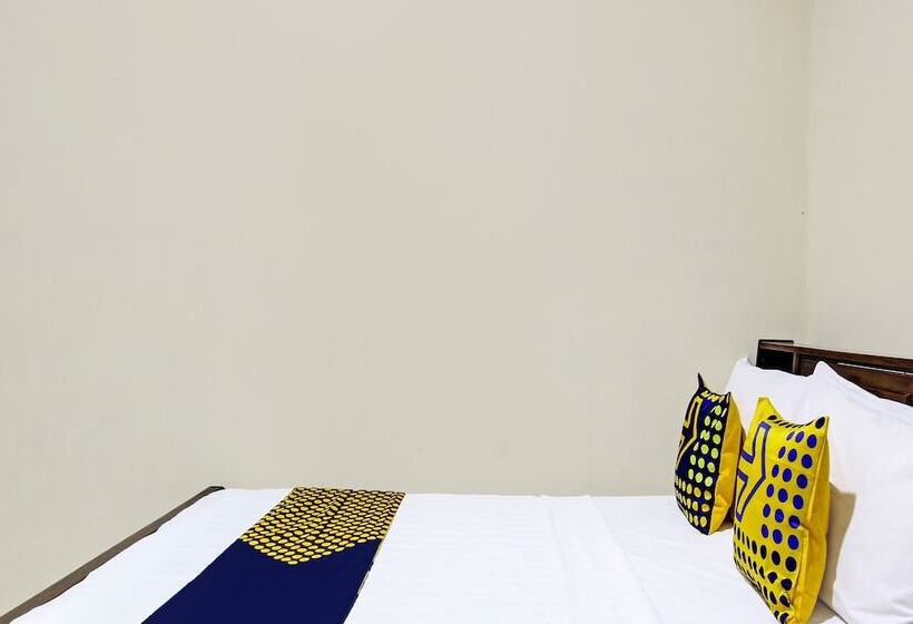 ホテル Spot On 92424 Wulan Homestay Syariah