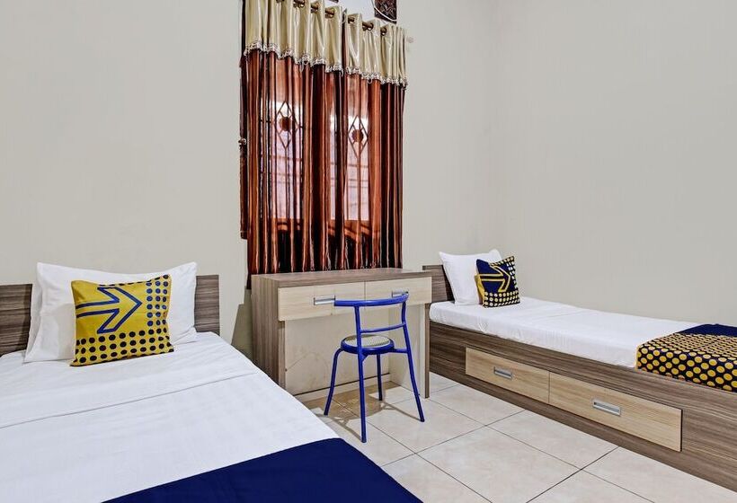 ホテル Spot On 92424 Wulan Homestay Syariah