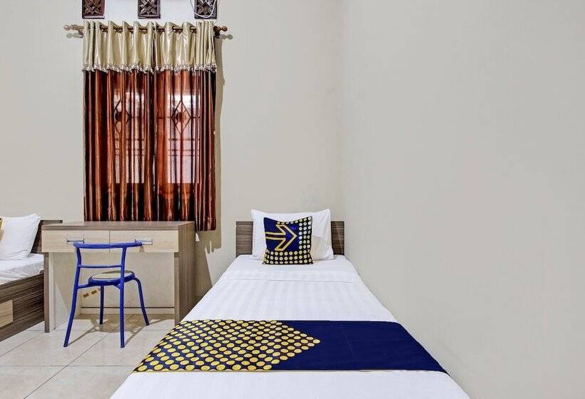 ホテル Spot On 92424 Wulan Homestay Syariah