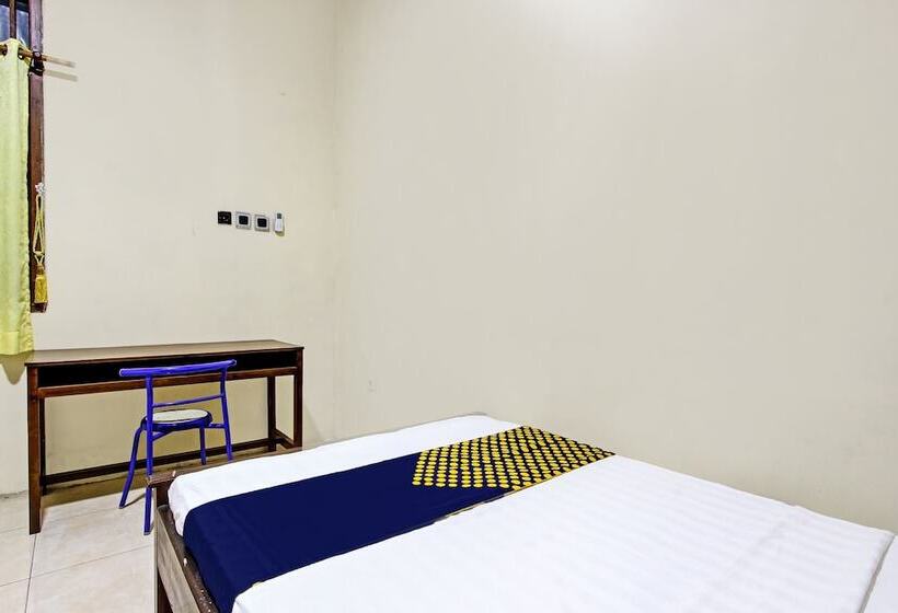 ホテル Spot On 92424 Wulan Homestay Syariah