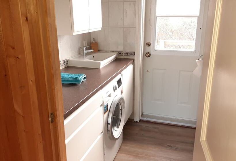 هتل Stundarfriður Cottages