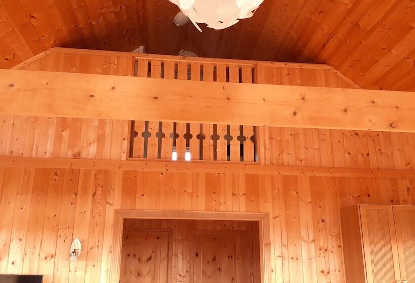 هتل Stundarfriður Cottages