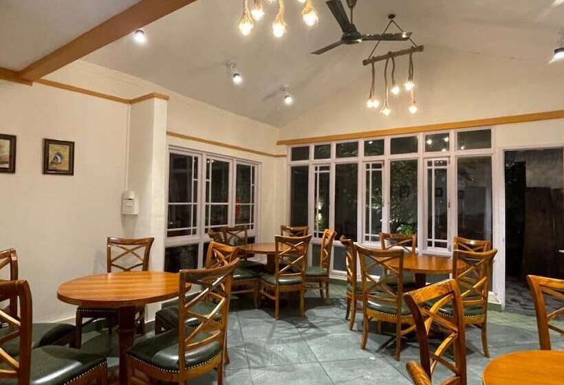 Отель Summit Bougainvillea Tea Resort