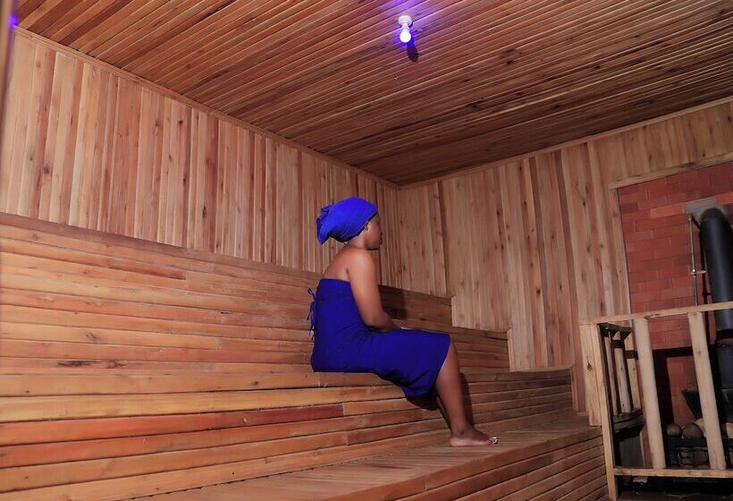 هتل The Harp Hamilton Park