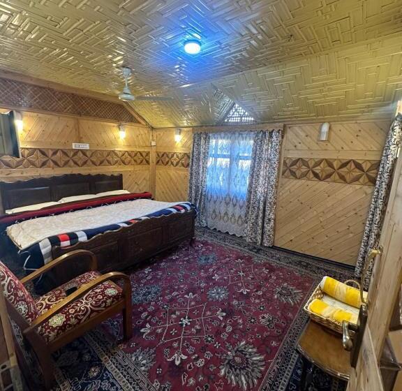 ホテル The Heritage Safina Group Of Houseboats