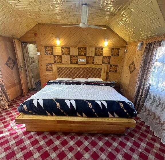 ホテル The Heritage Safina Group Of Houseboats