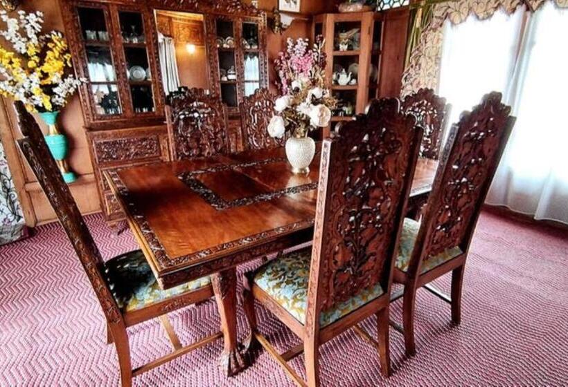 ホテル The Heritage Safina Group Of Houseboats