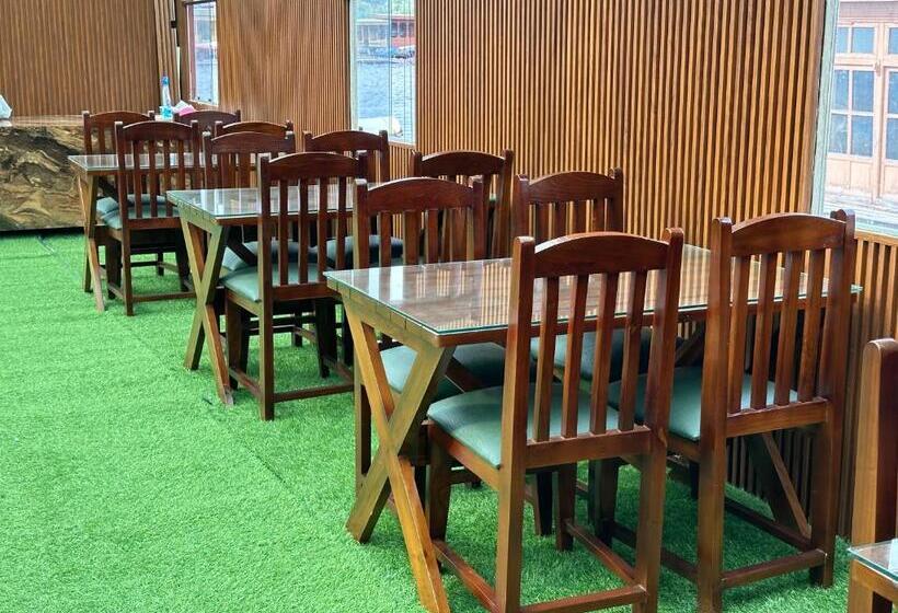 ホテル The Heritage Safina Group Of Houseboats