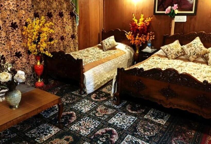 ホテル The Heritage Safina Group Of Houseboats