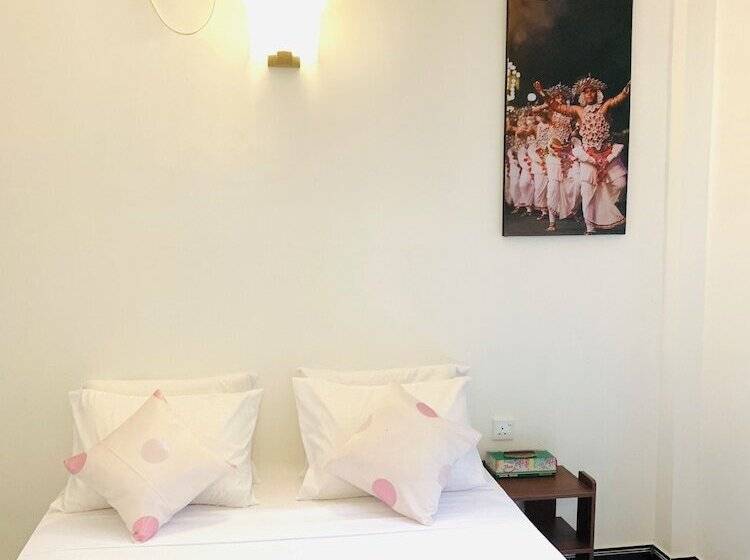 酒店 The Kenoli's City Hotek