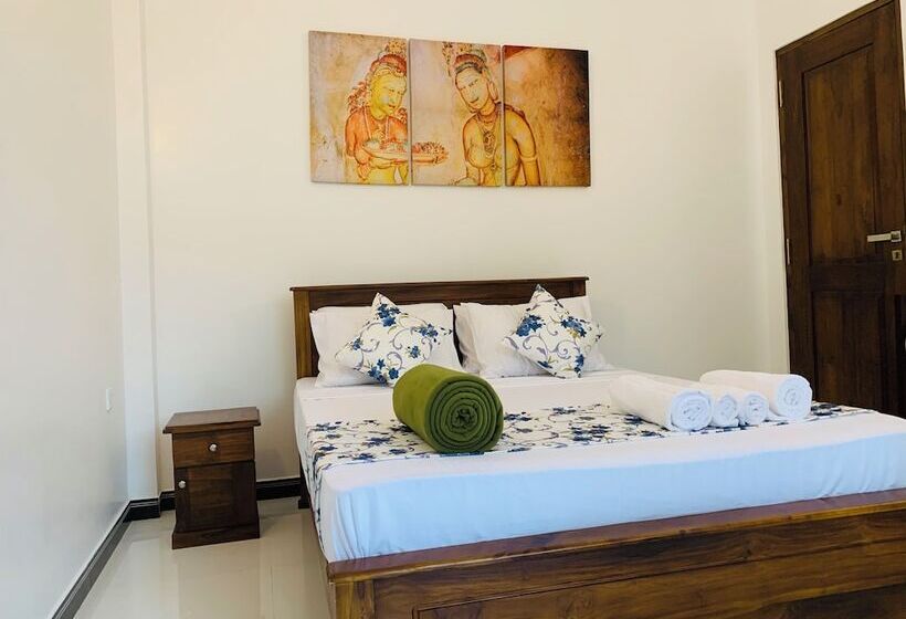 酒店 The Kenoli's City Hotek