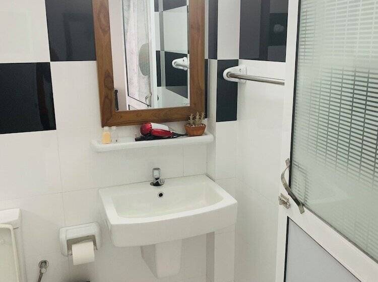 酒店 The Kenoli's City Hotek