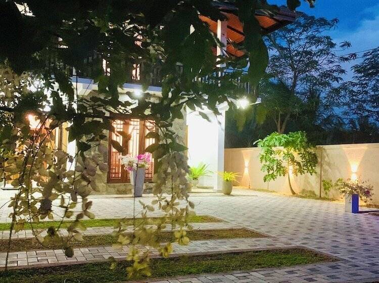 酒店 The Kenoli's City Hotek