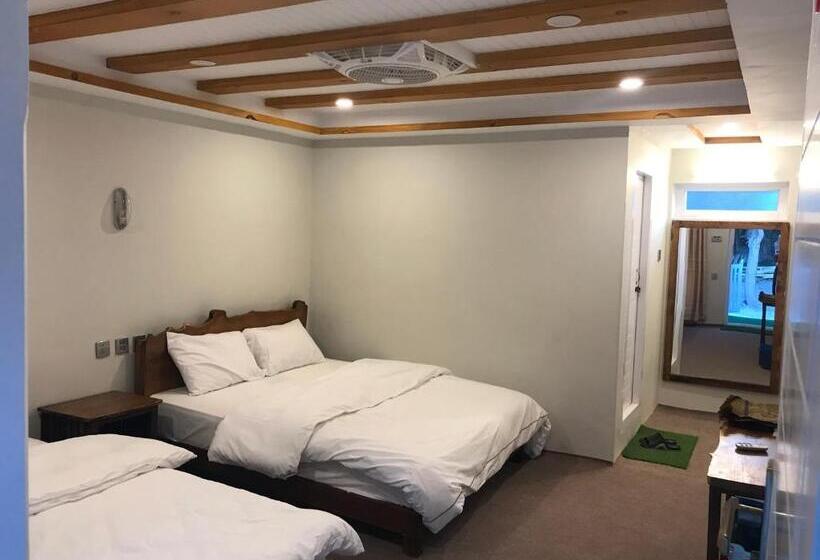 Hotel The Mountain Cottage Skardu