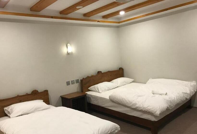 Hotel The Mountain Cottage Skardu