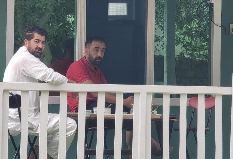 Hotel The Mountain Cottage Skardu