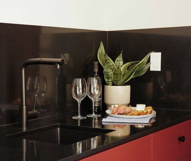 فندق The Postmark