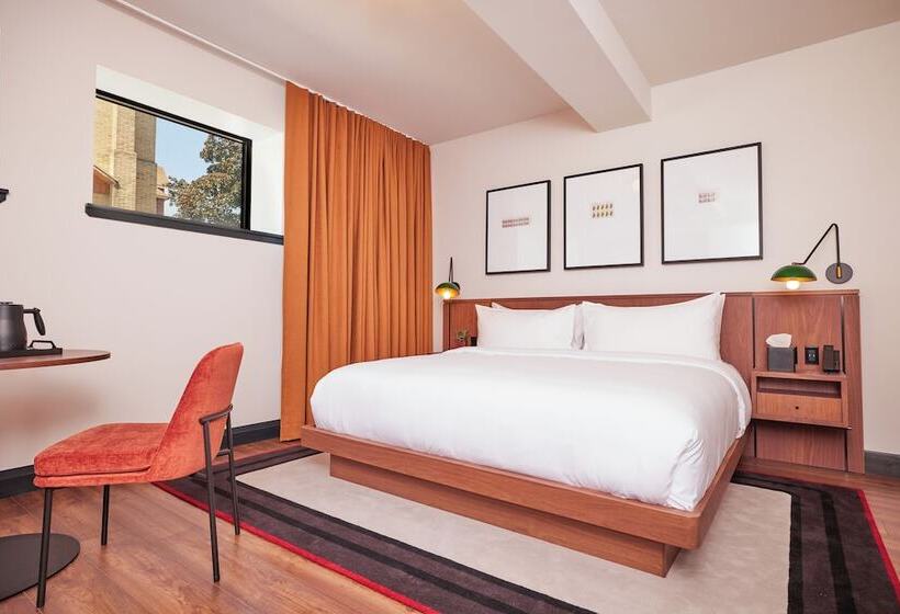 فندق The Postmark