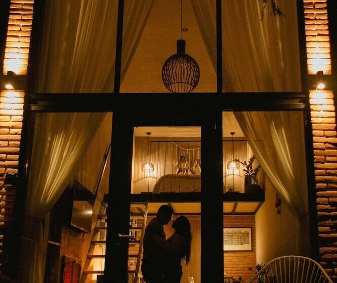 酒店 Tinychillhouse