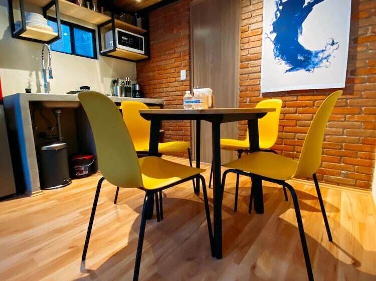 酒店 Tinychillhouse