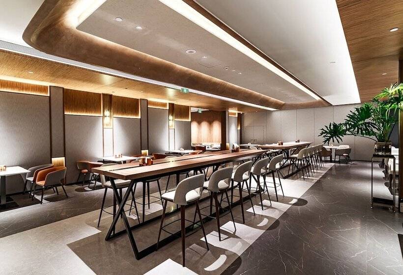 Отель Urcove By Hyatt Nanjing South Railway