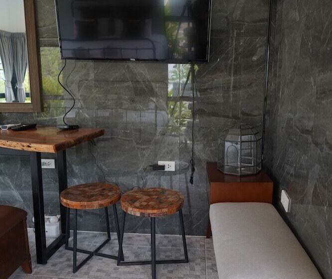 בית מלון כפרי Utapao Resort