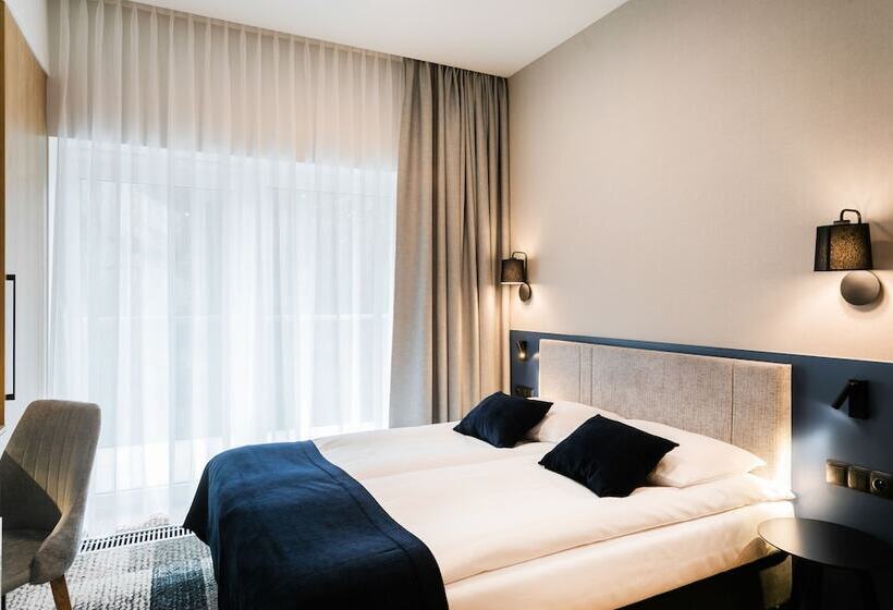 Отель Vesper House