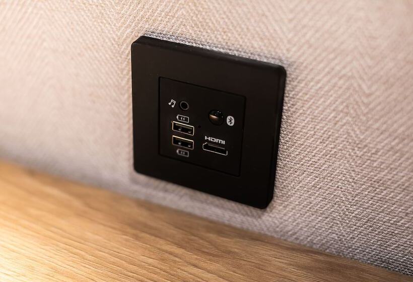 Отель Vesper House