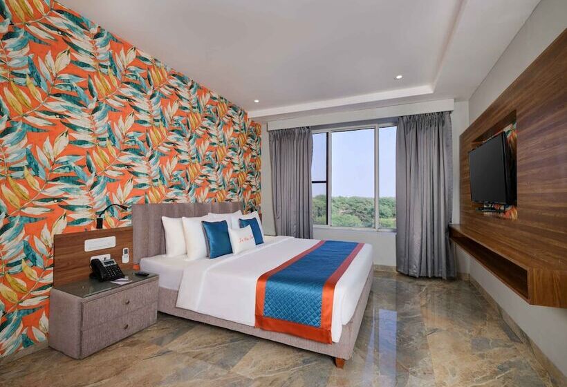 בית מלון כפרי Zone Connect By The Park Indore