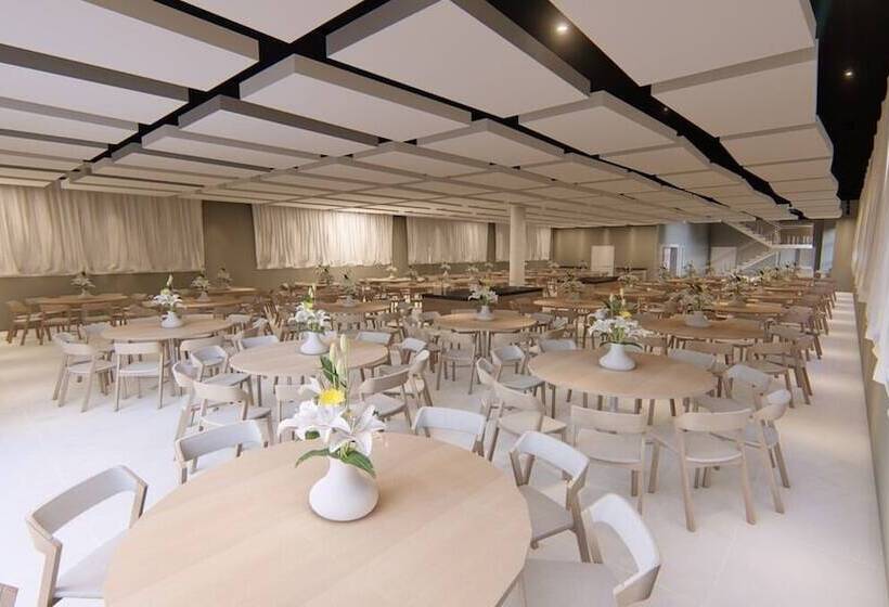 Отель Monaro Guaporé