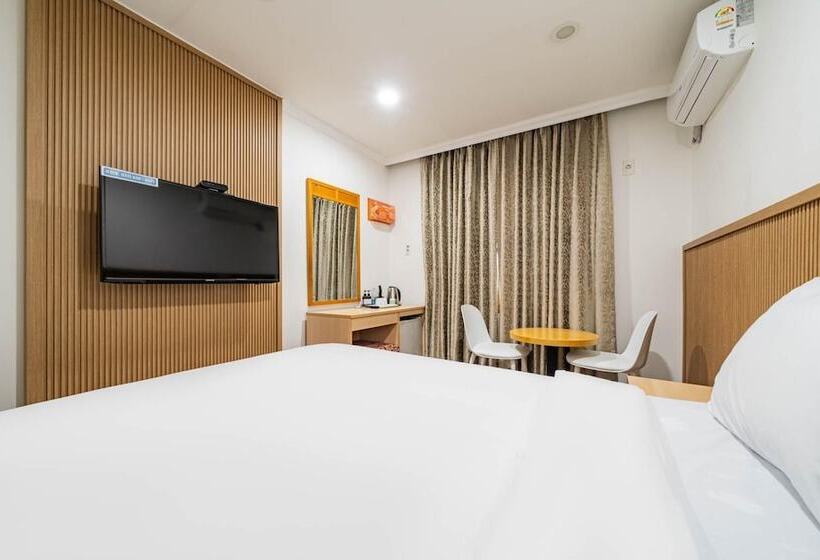 فندق على الطريق Sokcho Hotel Cheongcho
