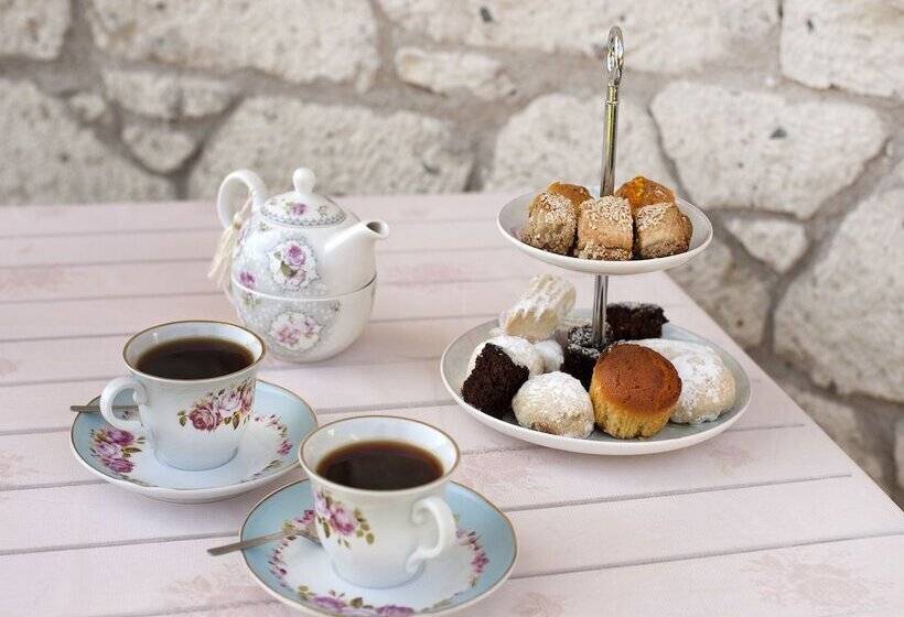 בית מלון כפרי Nea Garden