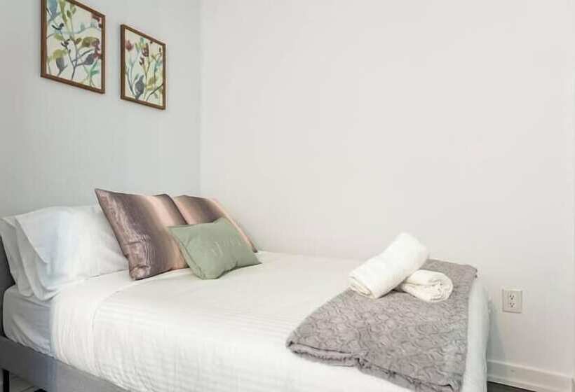 Downtown Toronto Luxury Suites