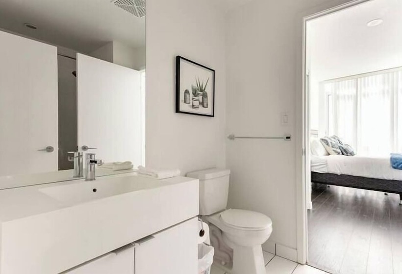 Downtown Toronto Luxury Suites