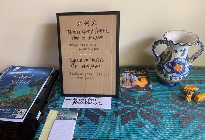 پانسیون Artless