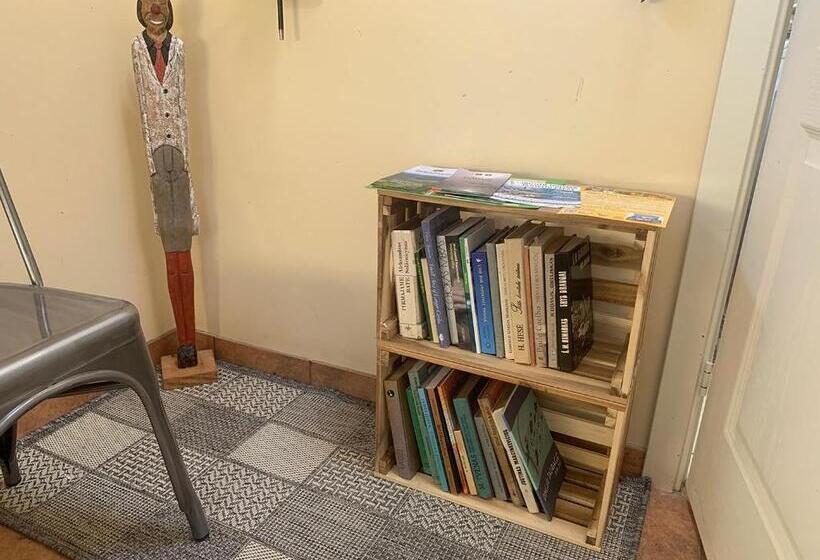 پانسیون Artless