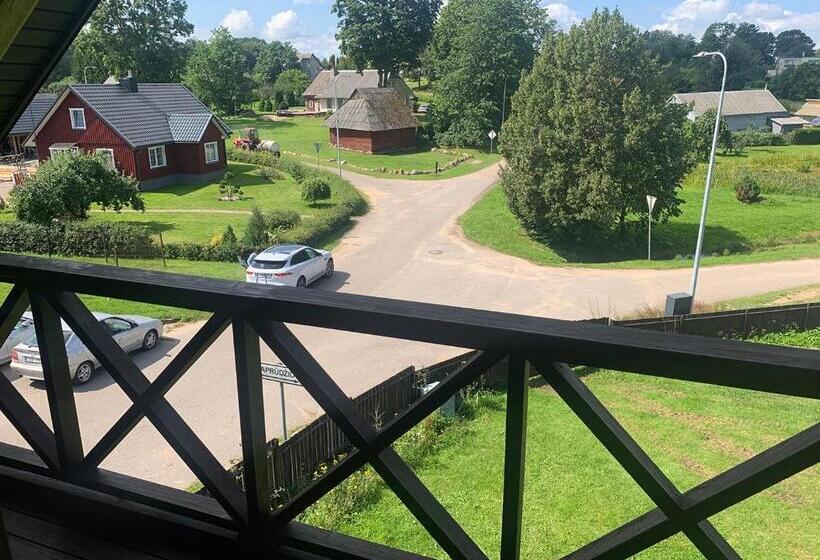 پانسیون Artless