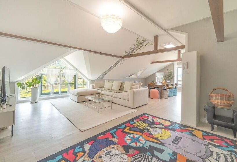 Yeosu Canada Meo Village Pet Pension