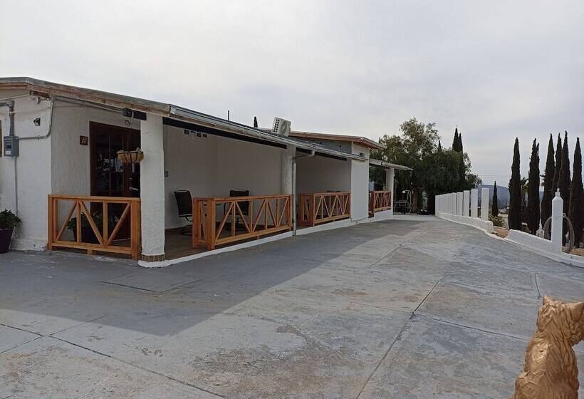 بنسيون Casa Ciprés