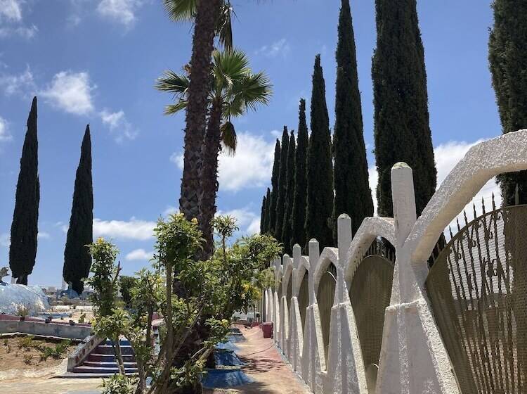 بنسيون Casa Ciprés