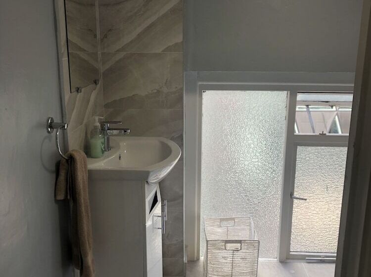 膳宿费 Eden Quay Lodge