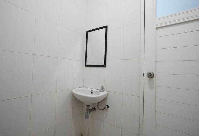 פנסיון Kingkost Cokrodipuran 2