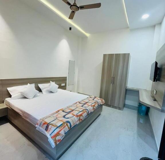 پانسیون Log Inn Banaras