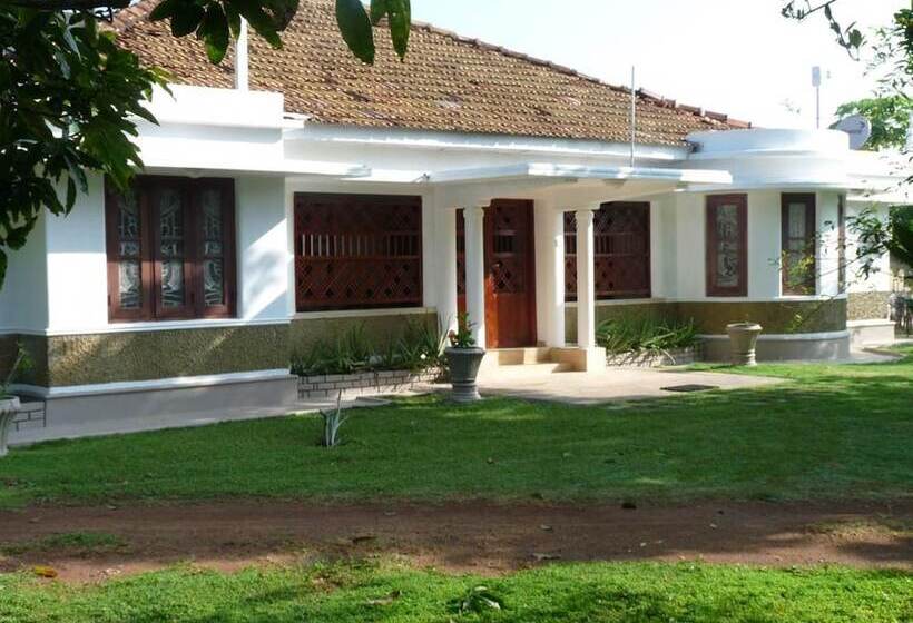 펜션 Ralahami Bungalow