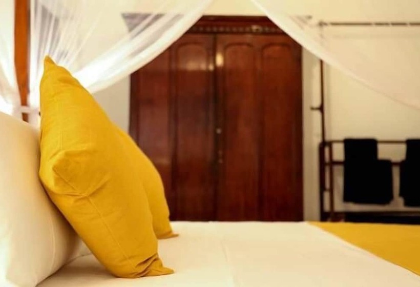 펜션 Ralahami Bungalow